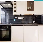 Regent\'S Park Apartment